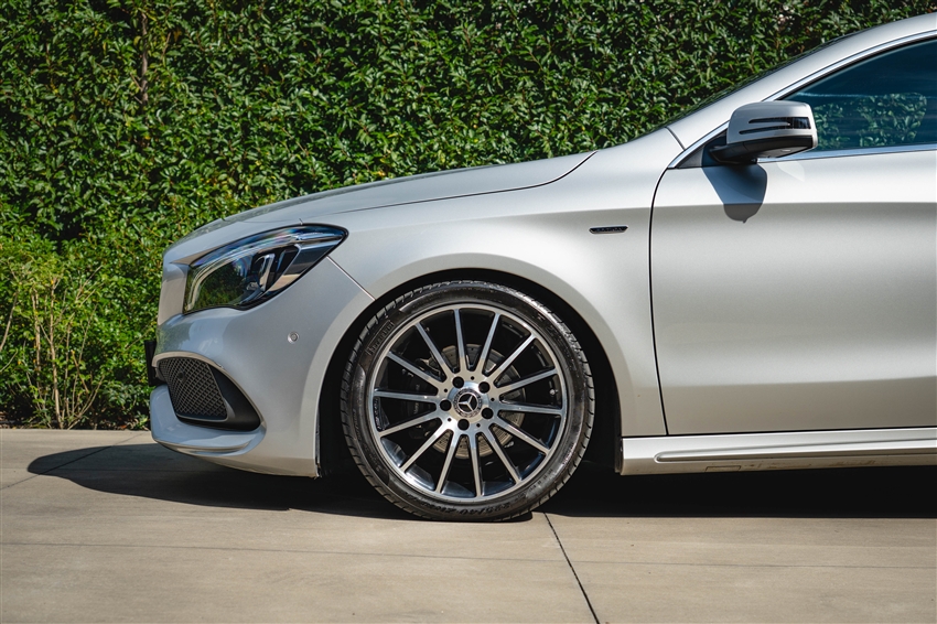 Mercedes-Benz CLA 200d SB White Art Ed.